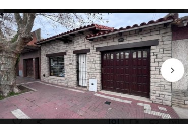 SE VENDE CASA 3 AMBIENTES EN BARRIO POMPEYA