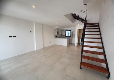 SE VENDE DUPLEX 3 AMBIENTES A ESTRENAR ZONA ALDRE/ GUEMES CON COCHERA, PARRILLA Y AMENITIES 
